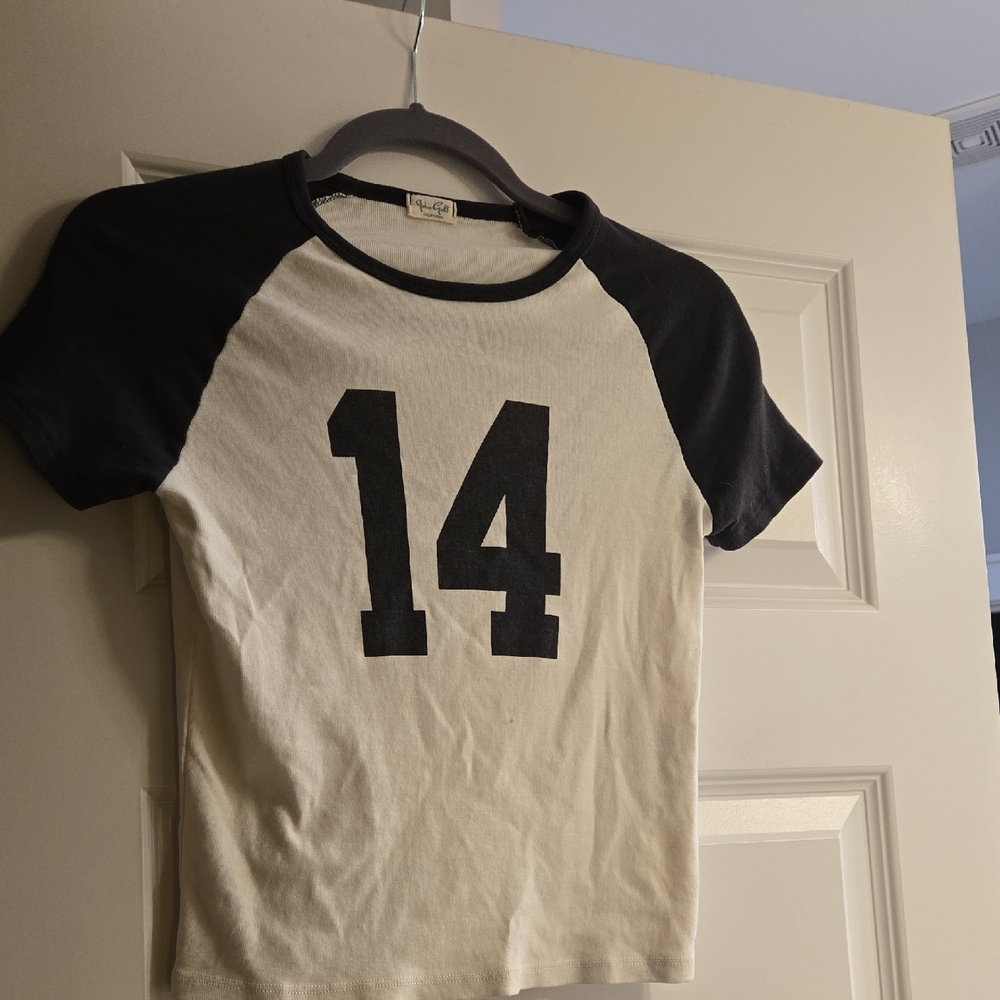 ✨✨✨JOHN GALT (Brandy Melville)Black and White Raglan Shirt Cropped Small